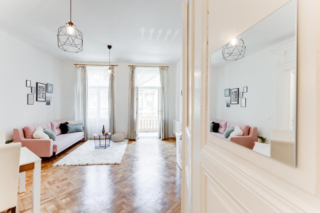 Spacious Cozy 2bds In Center - Stp4 * Prague
